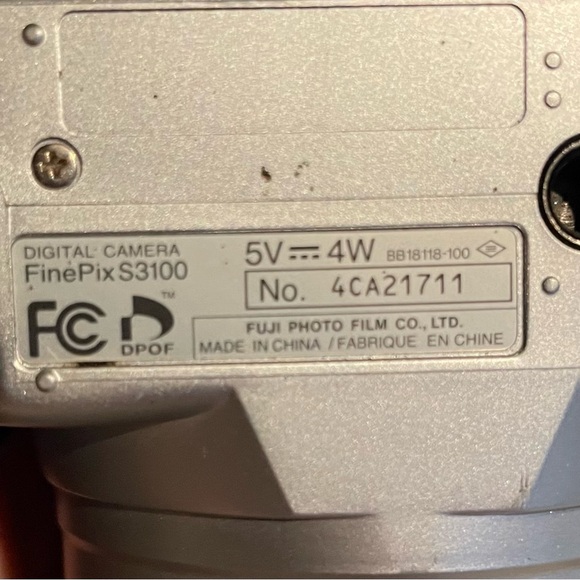 FINEPIX S3100 Digital Camera 6 times Zoom 4.0 MP Olympus XD Card. Case. Manual. - Picture 12 of 14